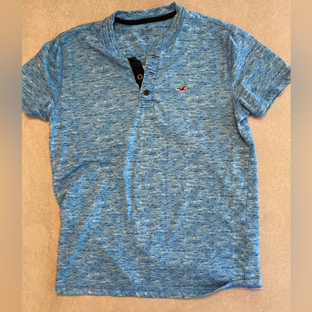 Hollister mens/young adult Henley - size small like new